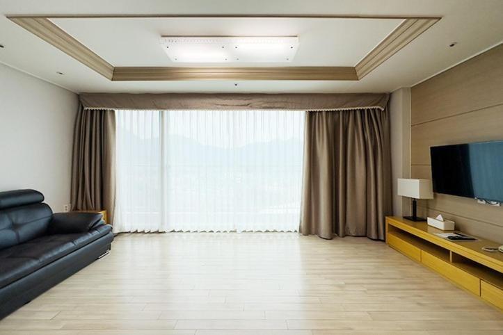 Mohang Haenaru Family Hotel Puan Szoba fotó