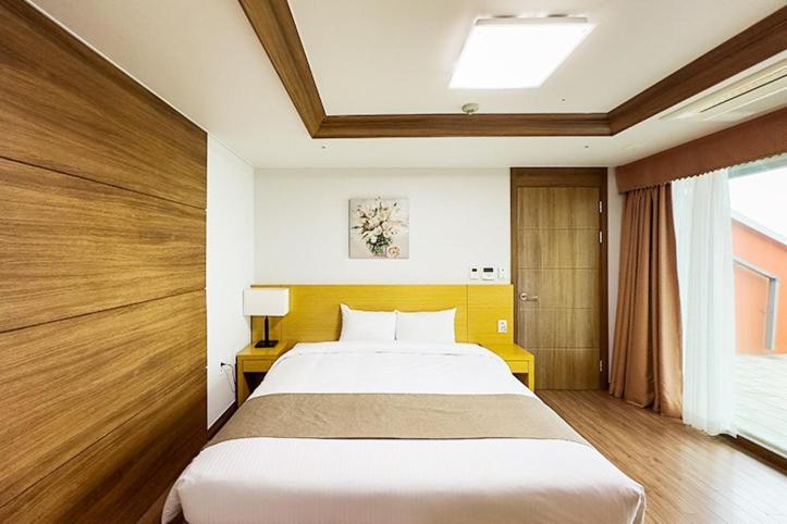 Mohang Haenaru Family Hotel Puan Szoba fotó