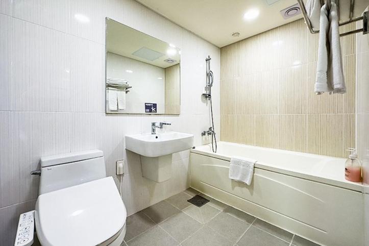 Mohang Haenaru Family Hotel Puan Szoba fotó
