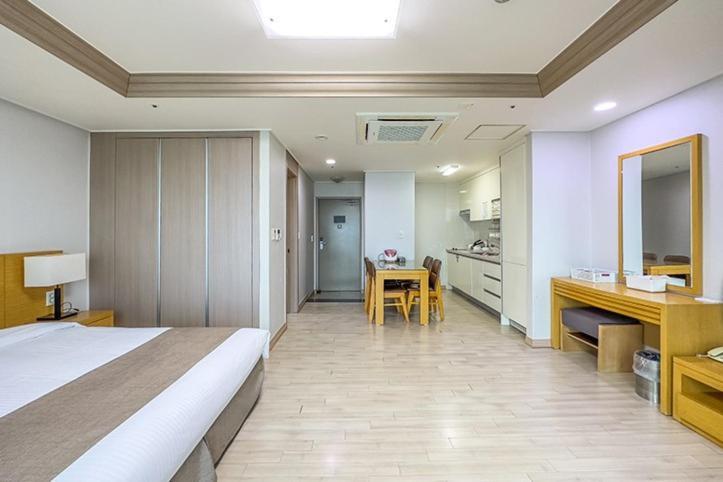Mohang Haenaru Family Hotel Puan Szoba fotó