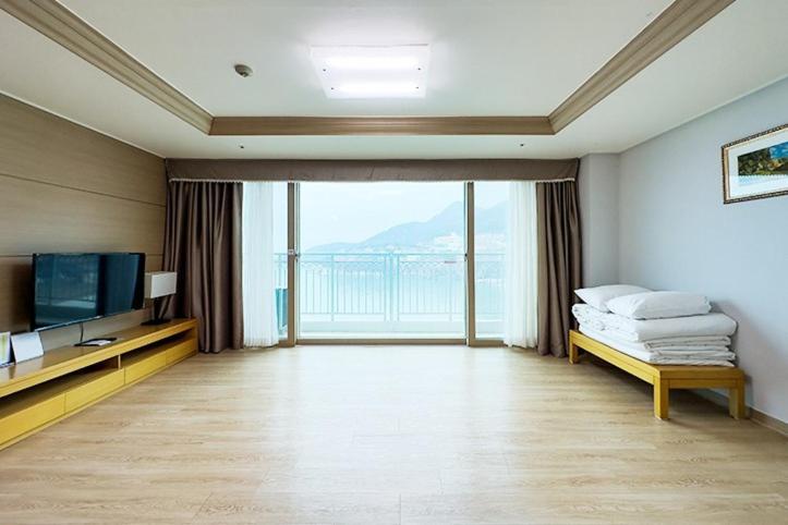 Mohang Haenaru Family Hotel Puan Szoba fotó