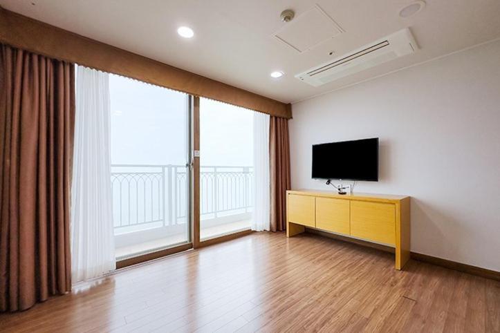 Mohang Haenaru Family Hotel Puan Szoba fotó