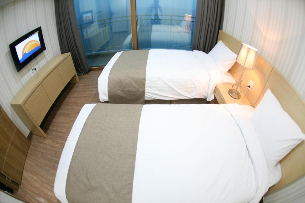 Mohang Haenaru Family Hotel Puan Kültér fotó