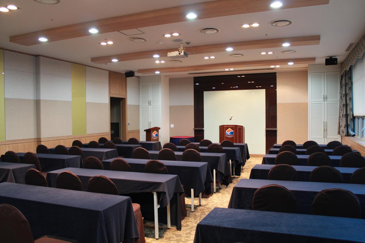 Mohang Haenaru Family Hotel Puan Kültér fotó