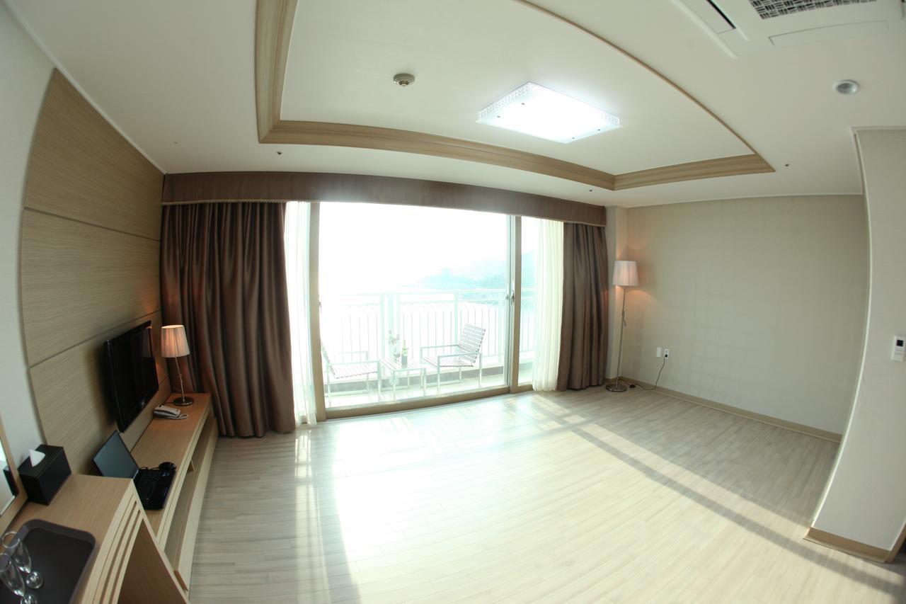 Mohang Haenaru Family Hotel Puan Kültér fotó