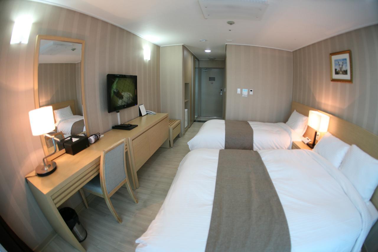 Mohang Haenaru Family Hotel Puan Kültér fotó