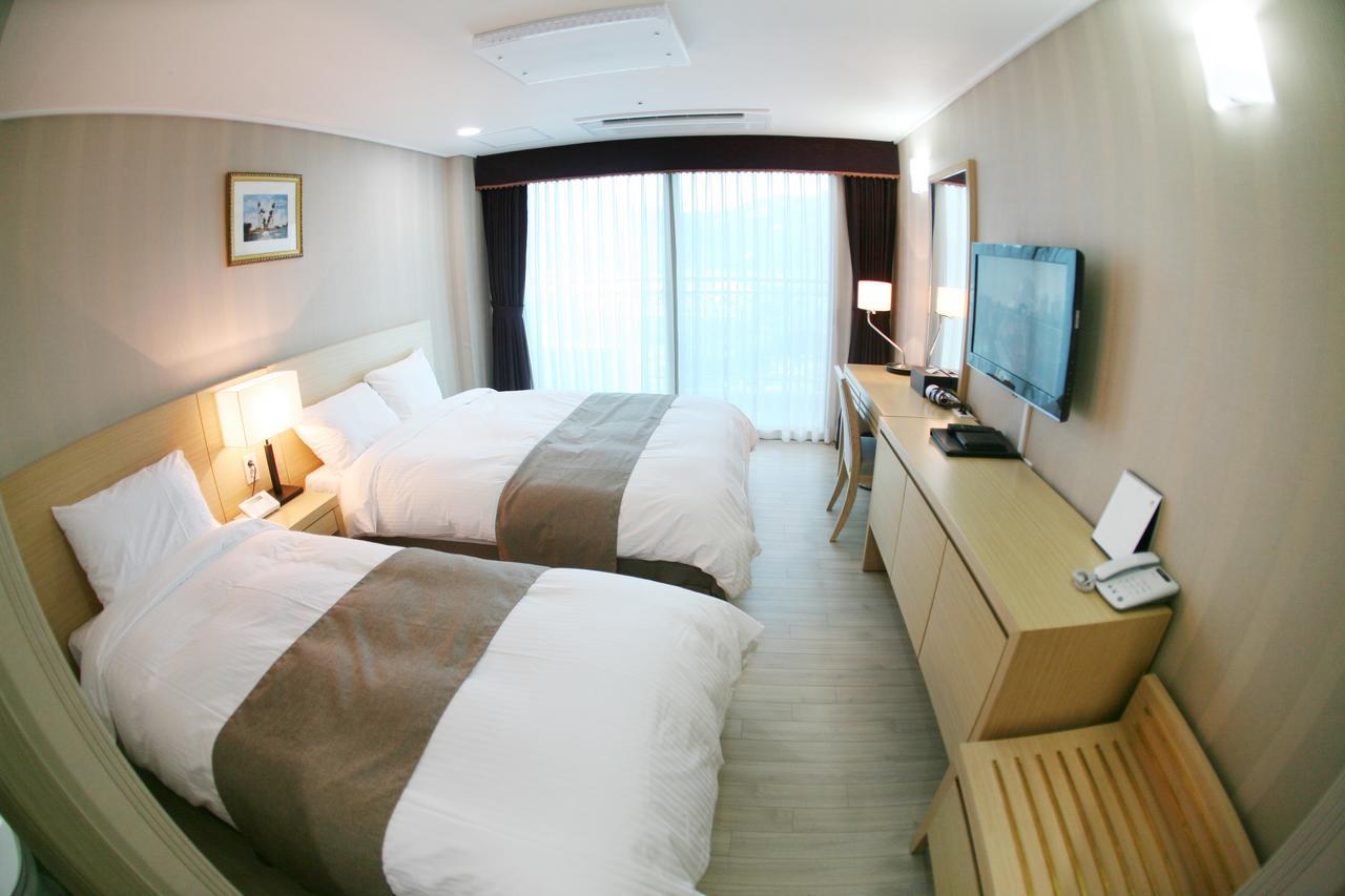 Mohang Haenaru Family Hotel Puan Kültér fotó